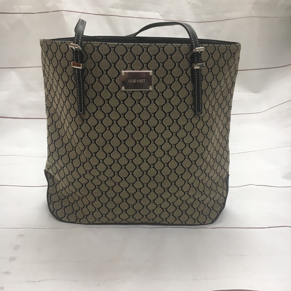 Nine West Black and Gold Purse